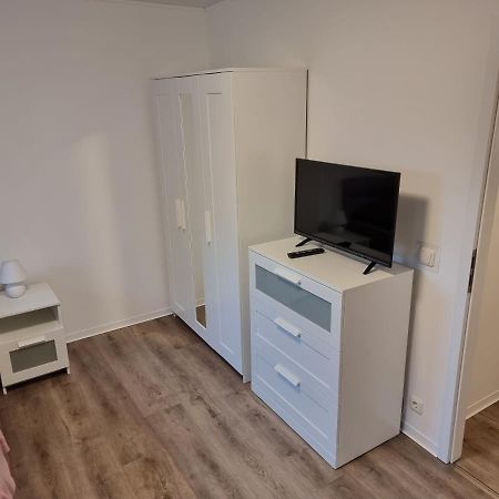 Gaestehaus-Ferienwohnung-Appartement Mit Terrasse - Naehe Kliniken/ Herzzentrum Bad Oeynhausen Luaran gambar